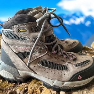 Vasque Women’s 8.5W Breeze 2.0 Mid GTX 7479 Brown Hiking Boots Vibram Goretex
